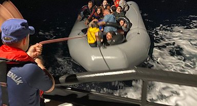 İzmir açıklarında 50'si çocuk 186 göçmen karaya çıkartıldı