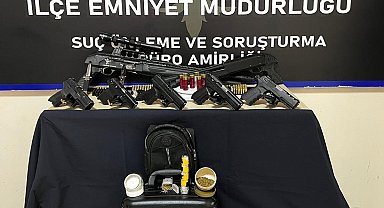 İzmir'de zehir tacirlerine şafak operasyonu