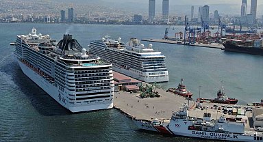 İzmir'e uzun aradan sonra 2 kruvaziyer gemisi geldi
