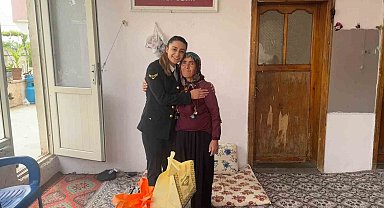 Jandarmadan şehit anneleri ve eşlerine 'Anneler Günü' sürprizi
