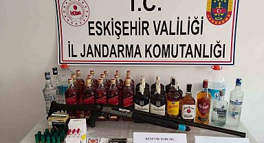 Kaçak alkol satan şahsa jandarma operasyonu