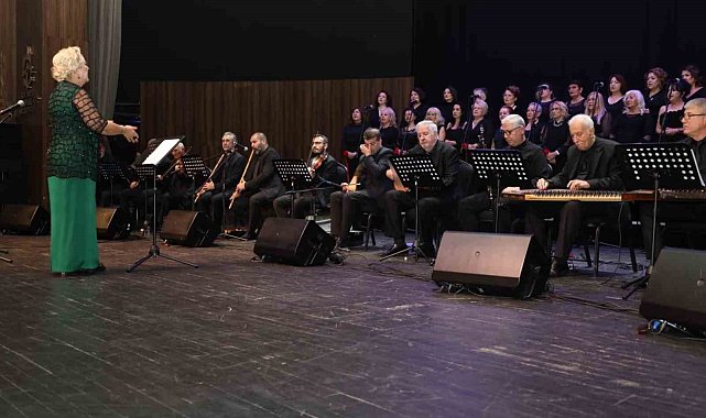 Kadınlar baharı şarkılarla karşıladı