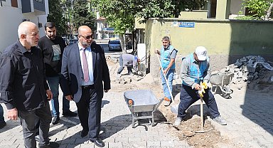 Kahramanmaraş'ta yıkım çalışmalarında hasar gören kaldırımlar yenileniyor