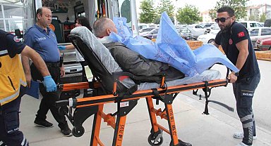 Kahvehanede satırlı saldırıya uğrayan kişi yaralandı
