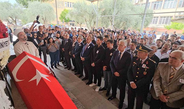 Kalp krizi geçirerek hayatını kaybeden polis memuru son yolculuğuna uğurlandı