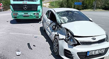 Kamyon ile otomobil çarpıştı: 1 yaralı