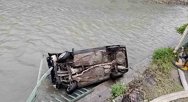 Karabük'te otomobil çaya uçtu: 1 yaralı
