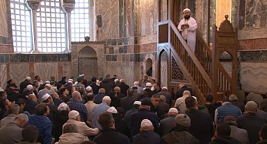 Kariye Camii'nde 79 yıl aradan sonra ilk Cuma namazı