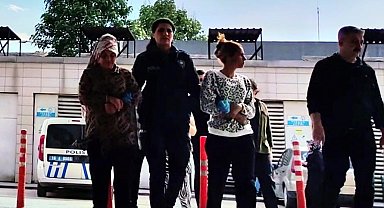 Kartla daire kapılarını açıp altın ve paraları çalan 3 kadın yakalandı