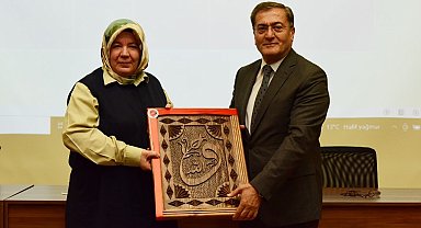 Kastamonu Üniversitesi'nde "Arap Dili Neye Yarar: Medrese'den Fakülteye Bir Muhasebe" isimli söyleşi gerçekleştirildi