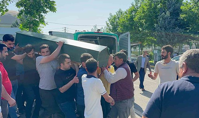 Katliam gibi kazada ölen 8 kişinin cenazesi Diyarbakır'a getirildi