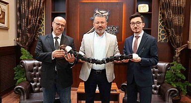 KBÜ'de "Biyomimetik akıllı yılanımsı robot" geliştirildi