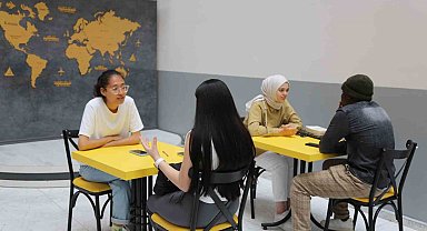KBÜ'de "İkinci Dili Geliştirme" etkinliği ile yabancı dilde pratik imkanı sunuluyor