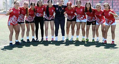 Kepez'den ragbi milli takımına 5 sporcu