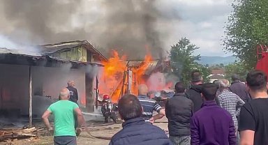 Kereste atölyesi alev alev yandı