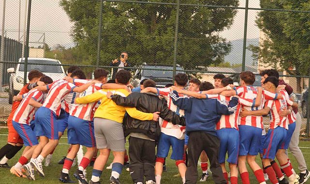 Kıbrıscıkspor, namağlup şampiyonluğunu ilan etti