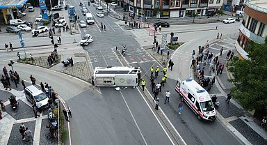 Kırmızı ışıkta geçen otobüse jip çarptı: 8 yaralı