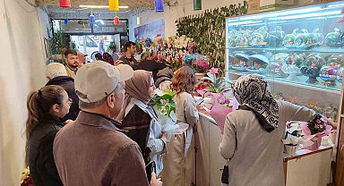 Kırşehir'de çiçekçilerde Anneler Günü yoğunluğu