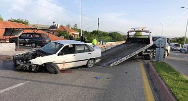 Kırşehir'de otomobil istinat duvarına çarptı: 1 ölü