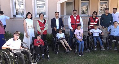 Kızılay'dan Silopi'de 9 engelli çocuğa tekerlekli sandalye