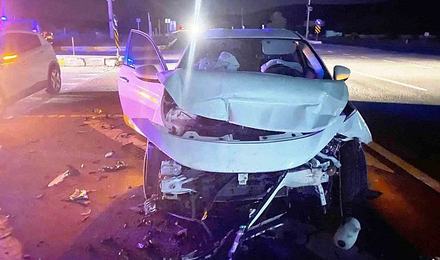 Konya'da 2 otomobil çarpıştı: 4 yaralı