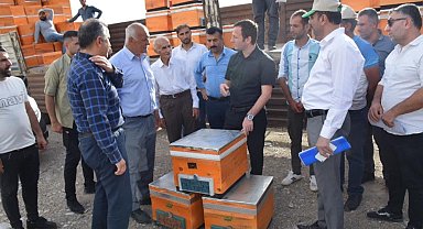 Kozluk'ta arıcılara organik kovan dağıtımı yapıldı