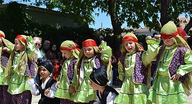 Kulu'da anaokulu öğrencilerinden Anneler Günü etkinliği