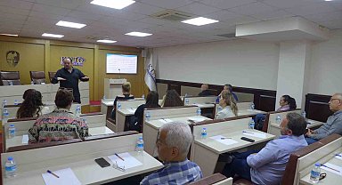 Kuşadası Ticaret Odası'nda, Restoranlara Yönelik Maliyet ve Menü Hazırlama eğitimi verildi