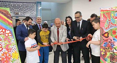 Kütahya'da "Hayatımın Rengi Annem" başlıklı projenin sergi açılışı yapıldı