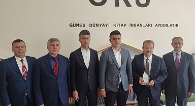Kütahyalı emekli kütüphaneci Aktürk'ten Afyon'daki ilkokul kütüphanesine kitap bağışı