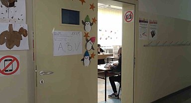 Kuzey Makedonya'da halk cumhurbaşkanlığı ikinci turu için sandık başında