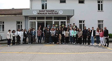 Lise öğrencileri Düzce Üniversitesi Sanat Tasarım ve Mimarlık Fakültesi'ni gezdi