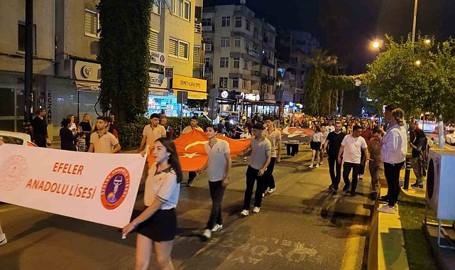 Liseli gençlerden anlamlı yürüyüş