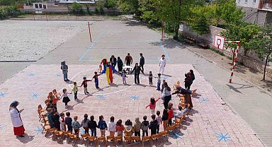 Liseliler, öğrenci kardeşleriyle bir araya geldi