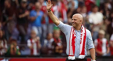 Liverpool'un yeni teknik direktörü Arne Slot oldu