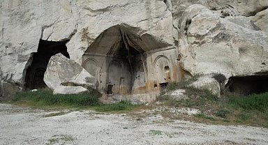 Mahkemeağcin yer altı şehri tarihi yapısıyla dikkat çekiyor
