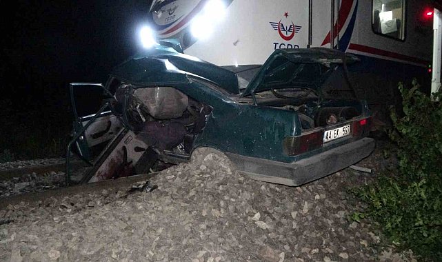 Malatya'da feci kaza: Trenin altında kalan otomobilin sürücüsü hayatını kaybetti