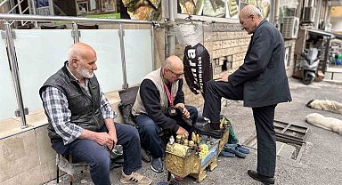 Maltepeli ayakkabı boyacısı bilek güreşinde Türkiye şampiyonu oldu
