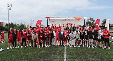Manisa Yurtlar Futbol Takımı Türkiye şampiyonu oldu
