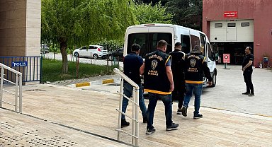 Manisa'da aranan şahıslar polisten kaçamadı: 24 tutuklama