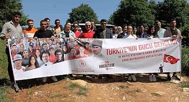 Manyas'ta Gençlik Haftası kapsamında doğa yürüyüşü