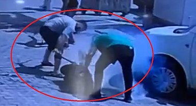 Mardin'de silahla yaraladıkları adamı yerde tekme ve sopayla darbettiler