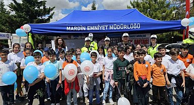 Mardin'de trafik standı kuruldu