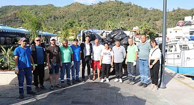 Marmaris'in çöp avcıları 150 torba atık topladı
