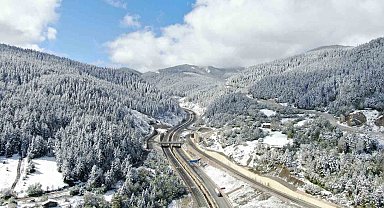 Mayıs ayında yağan kar Ilgaz Dağı'nı beyaza bürüdü