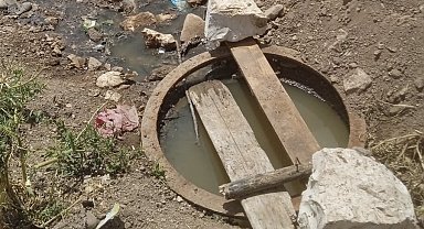 Mazıdağı'nda taşan kanalizasyon tehlike saçıyor