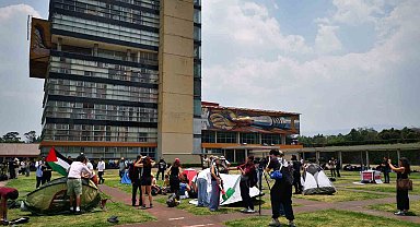 Meksika'da üniversite öğrencileri, Filistinlilere destek kampı kurdu
