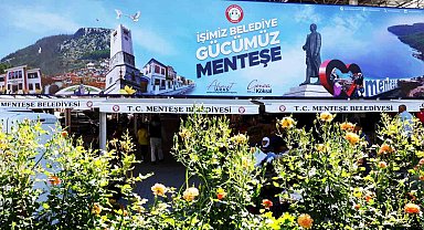 Menteşe'deki yönetim değişimi panoya da yansıdı