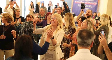 Merkezefendi Alzheimer Yaşam Merkezi'ndeki büyüklerin Anneler Günü kutlandı