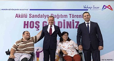Mersin'de 50 özel bireye akülü sandalye dağıtıldı